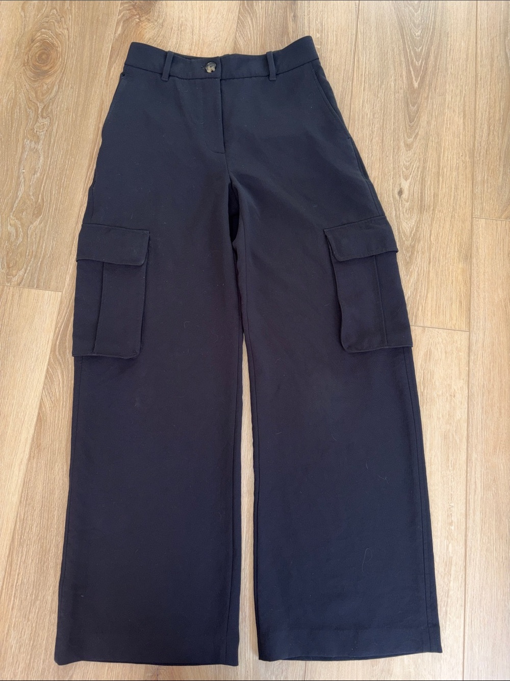 Aritzia Black Wide-Leg Cargo Trousers